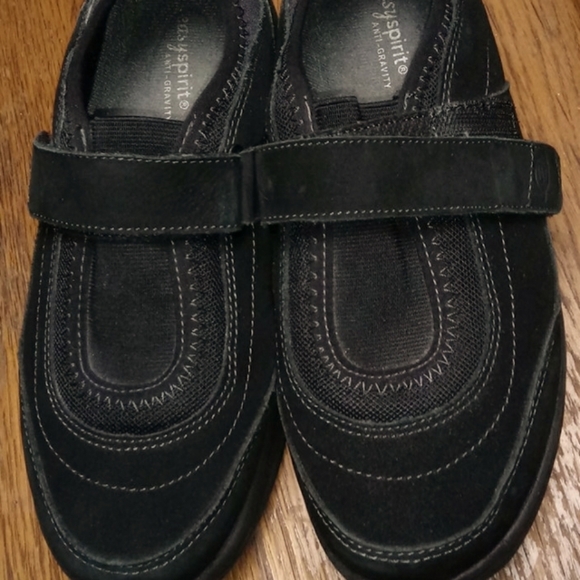 Easy Spirit Shoes - Easy Spirit womans shoes sz 7
